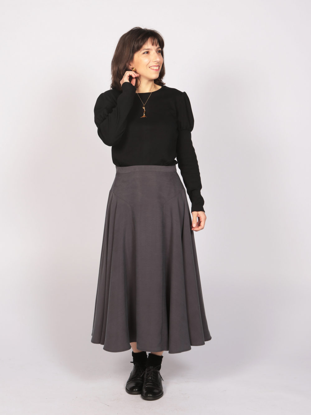 Camimade_averse_skirt_grey6-1000x1333