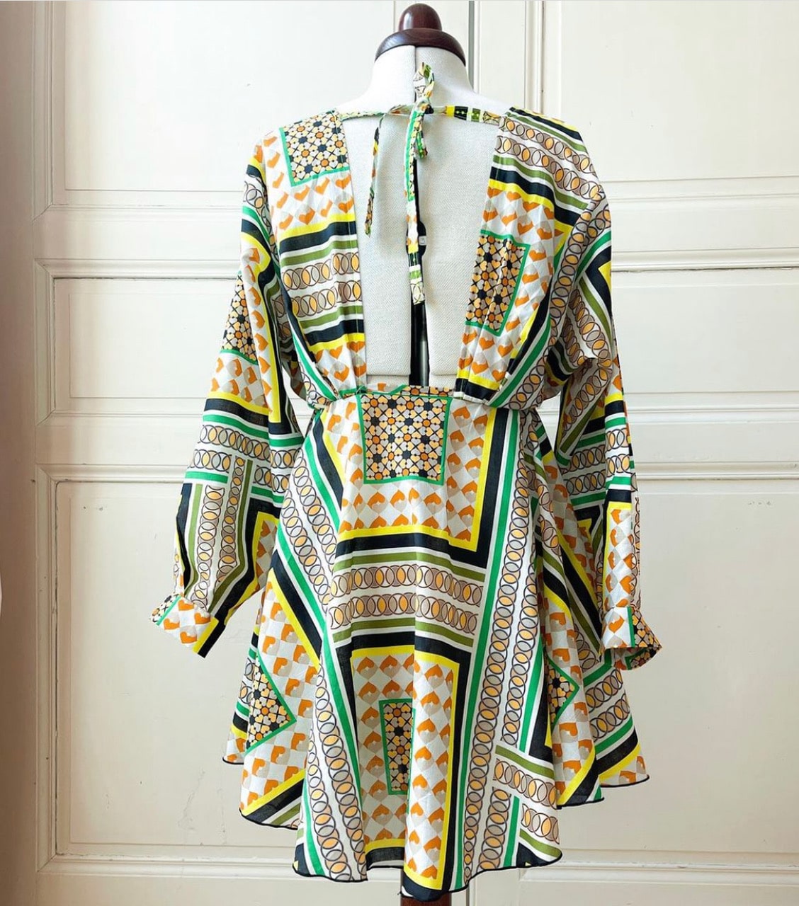 PATRON-ROBE-AMBRELINE-DOS-MANCHES-LONGUES