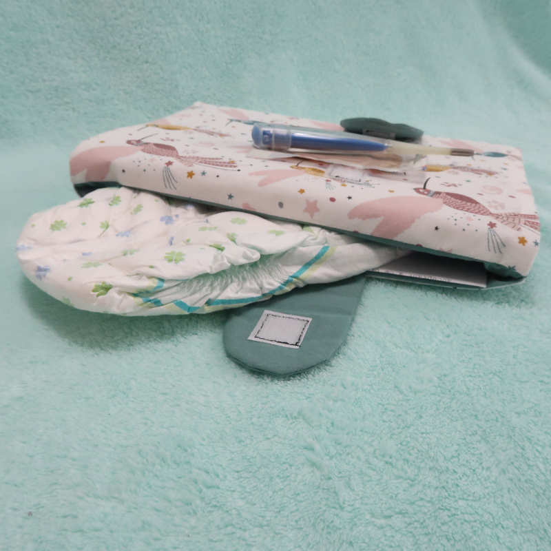 protege-carnet-sante-poche-couche