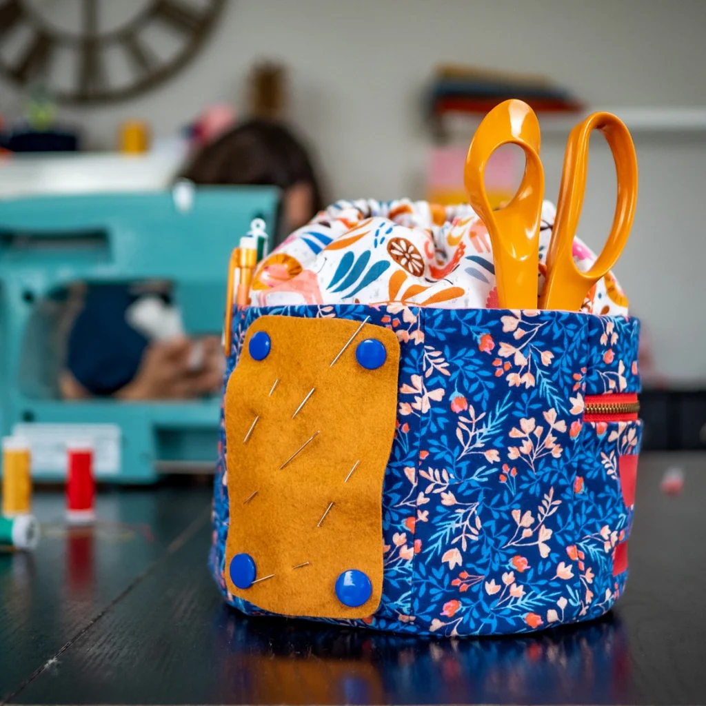 trousse-de-couture-marguerite_8a85f124-6719-4486-83f9-2ee150e7f339_1024x1024