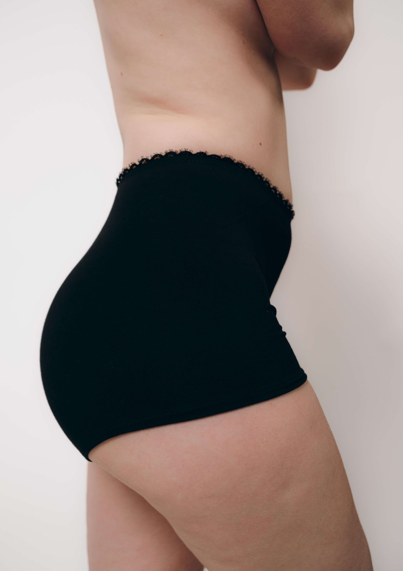 patronshortylingerie2 - Charline