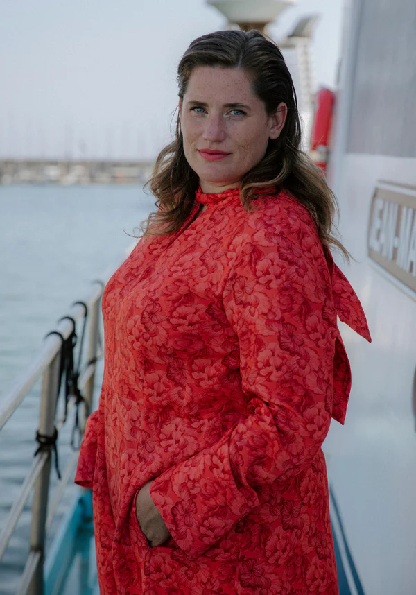 6_Robe_longue_avec_col_lavalliere_600x